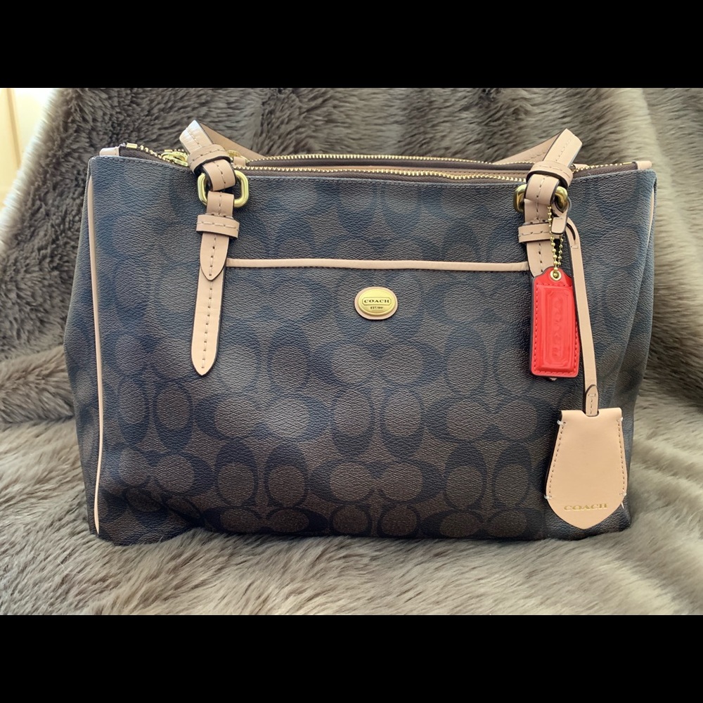 Coach Handbag - Picture 2 of 7